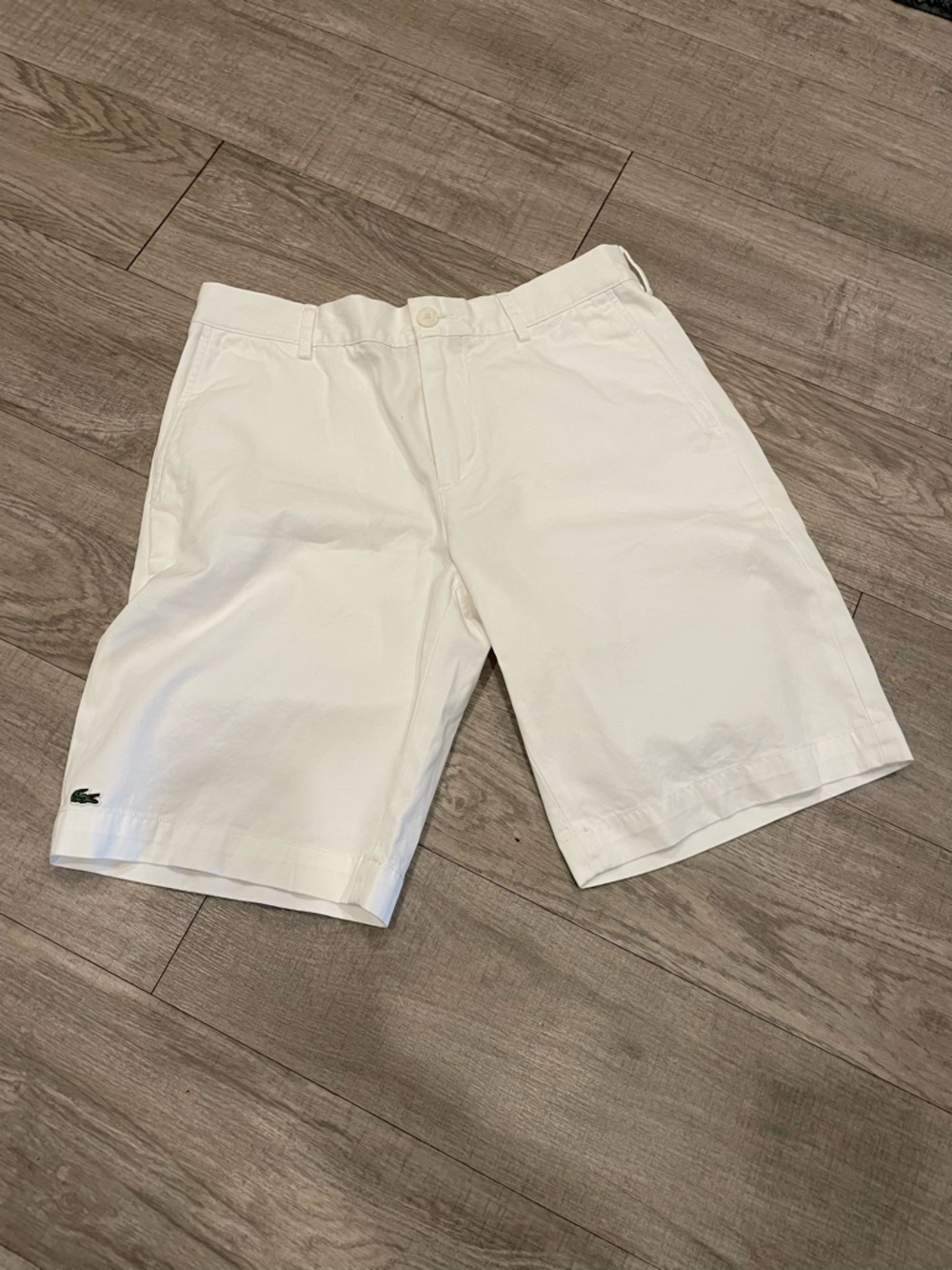 LaCoste Classic fit Men’s Size 30 White chino shorts w Pockets embroidered logo